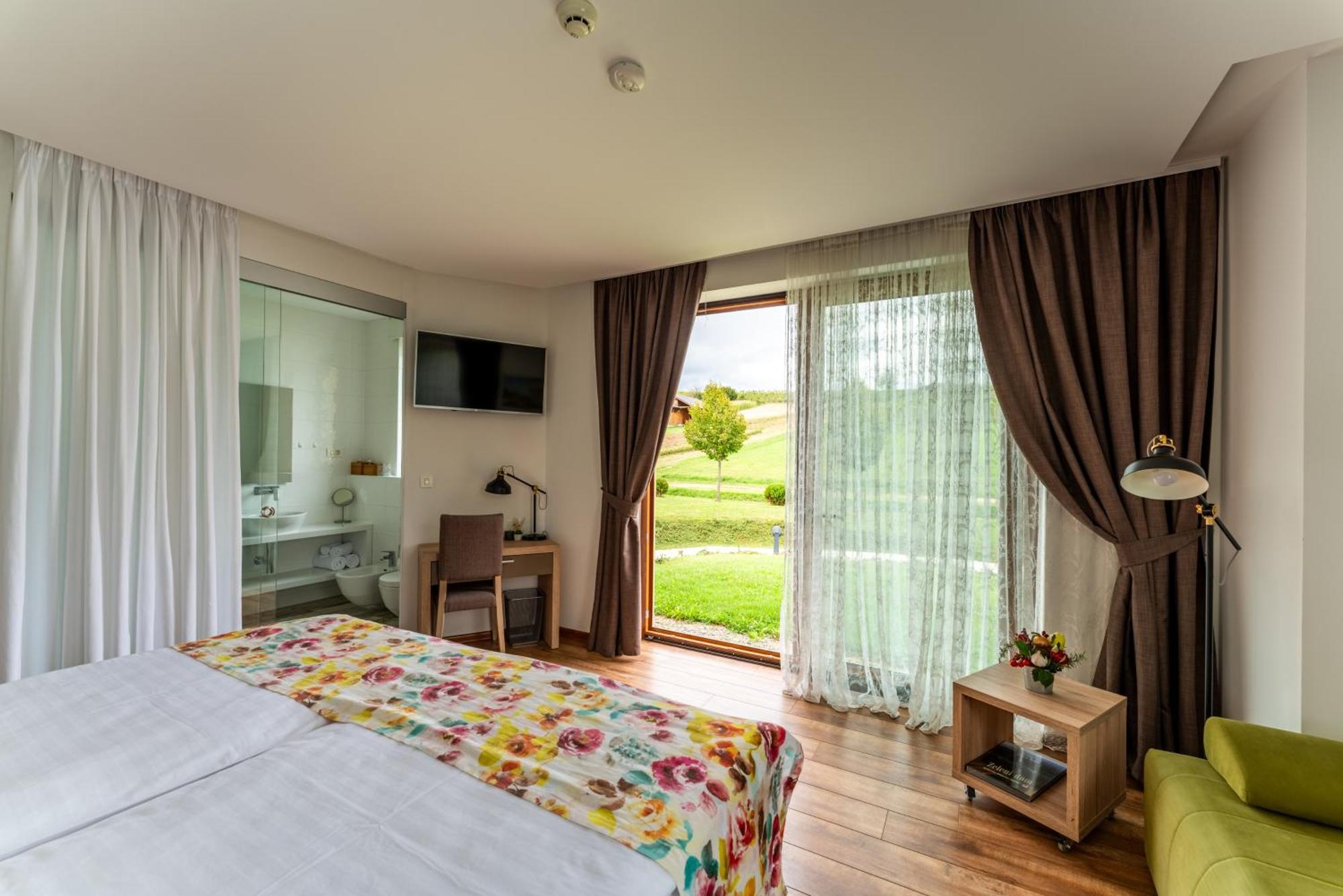 Bed&Breakfast Vinarija Coner Bjelovar Extérieur photo